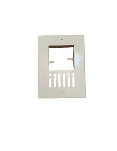 Решетка в отдушину воздуховода кухонной вытяжки...